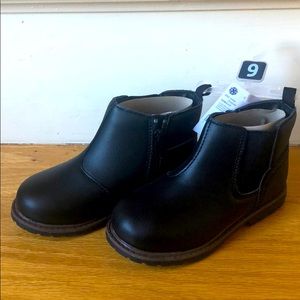 OshKosh B’gosh Black leather toddler girls boot